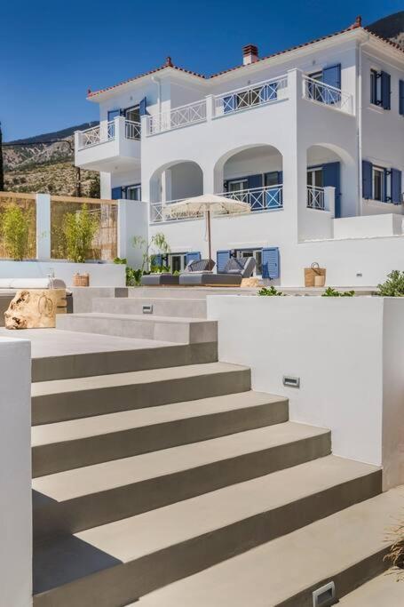 Lourdas White Villa ロウダータ エクステリア 写真