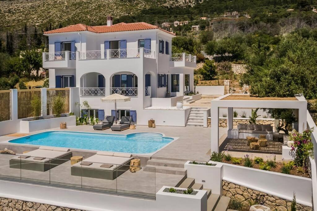 Lourdas White Villa ロウダータ エクステリア 写真
