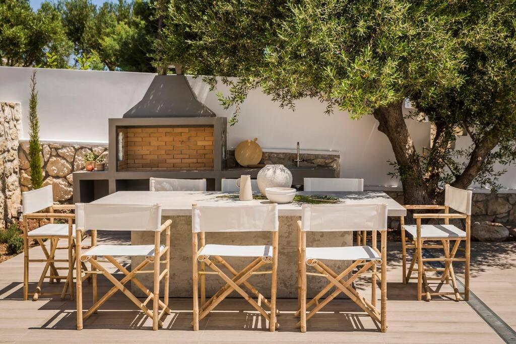 Lourdas White Villa ロウダータ エクステリア 写真