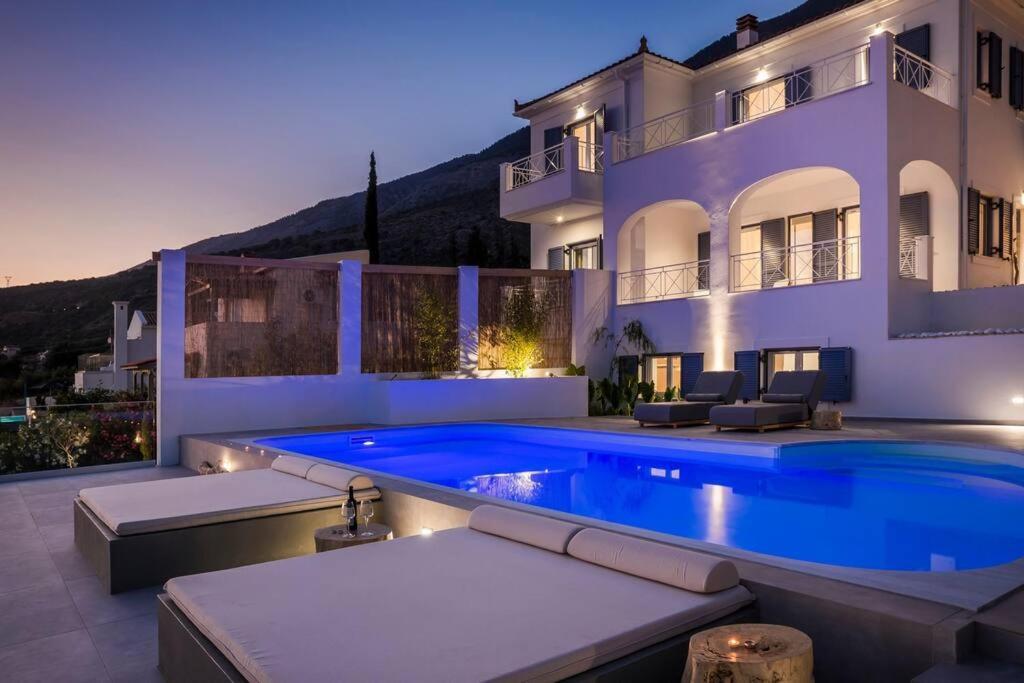 Lourdas White Villa ロウダータ エクステリア 写真