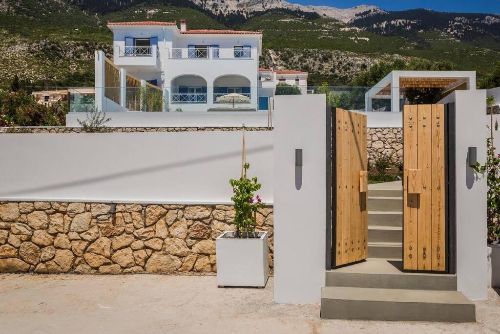 Lourdas White Villa ロウダータ エクステリア 写真