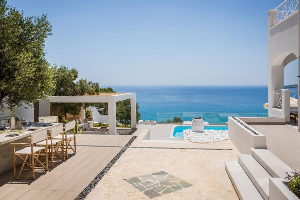Lourdas White Villa ロウダータ エクステリア 写真
